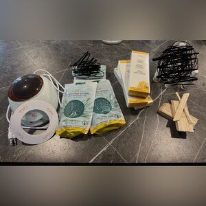 GiGi Wax Melter, Hard Wax Beads, Cloth Strips, Applicator Set